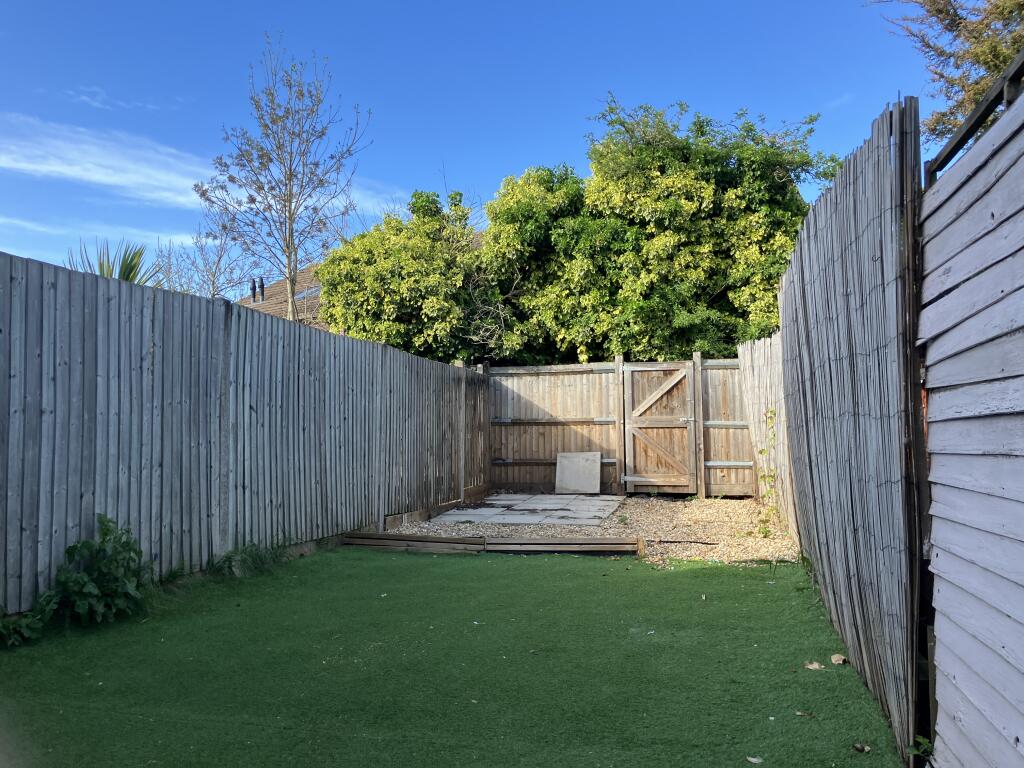 11.GARDEN.JPG