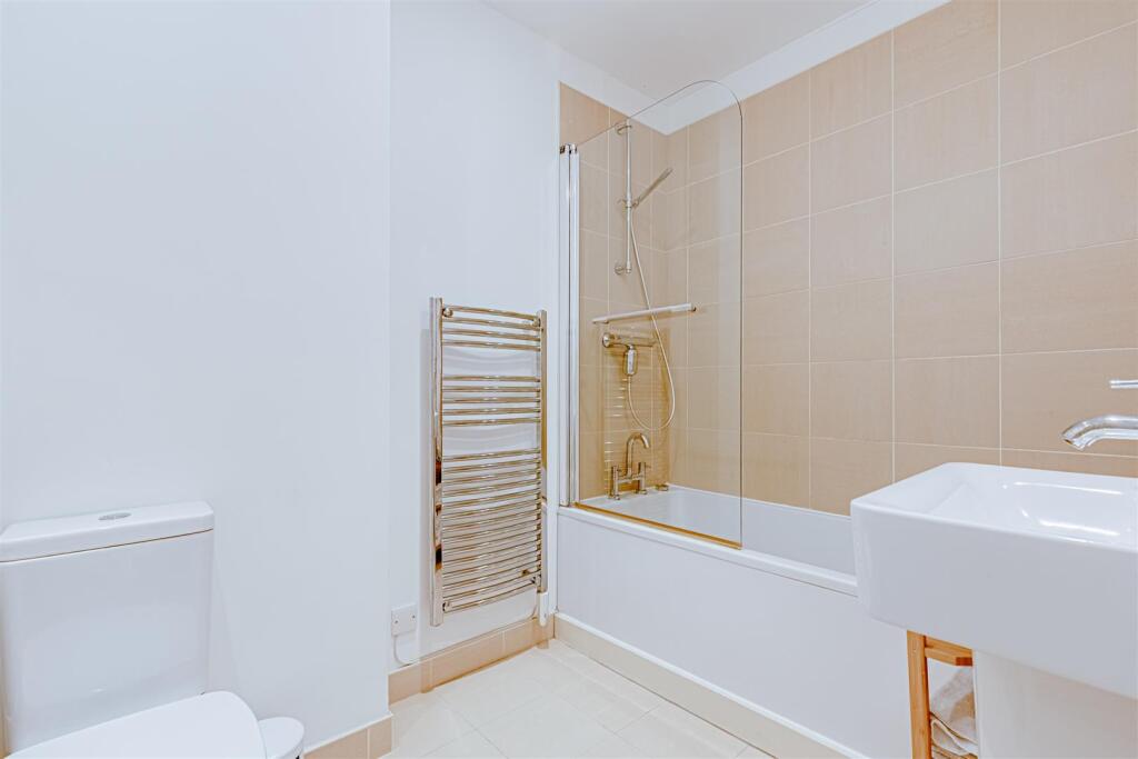 Amwell Street (33).jpg