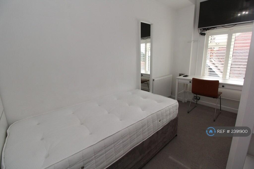 £675 Single Ensuite