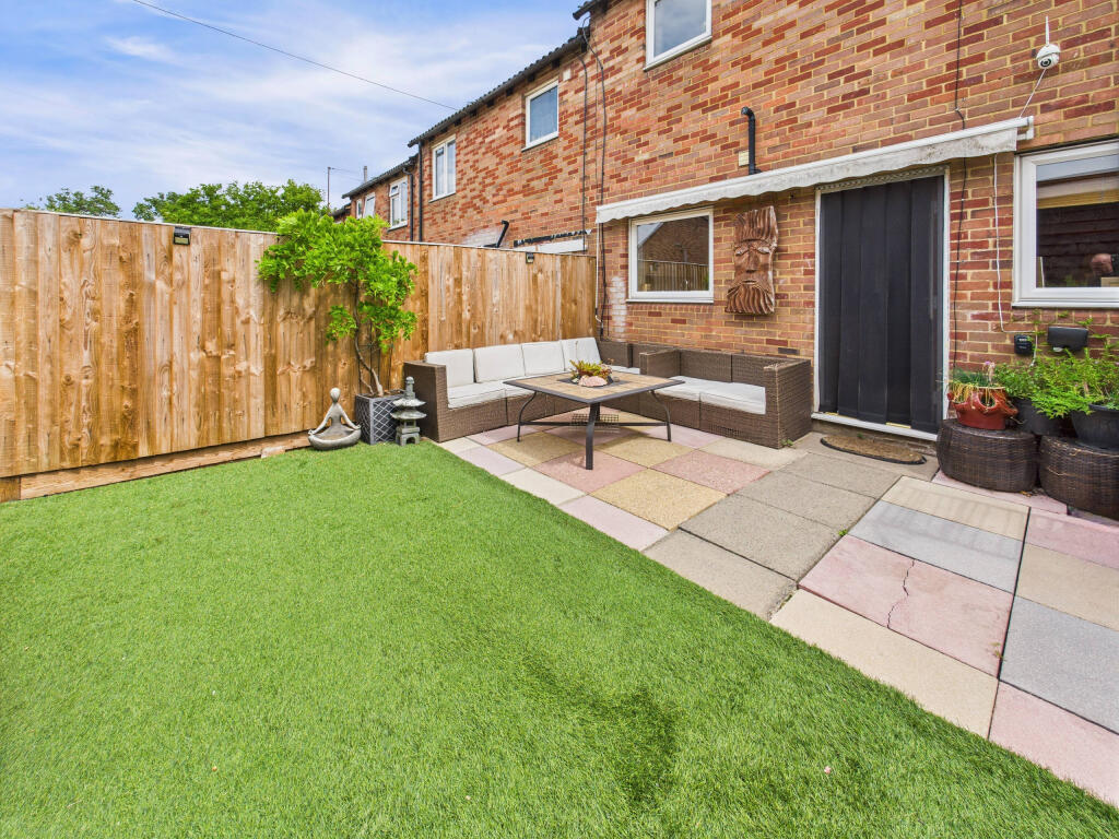 CAM01354G0-PR0563-STILL005