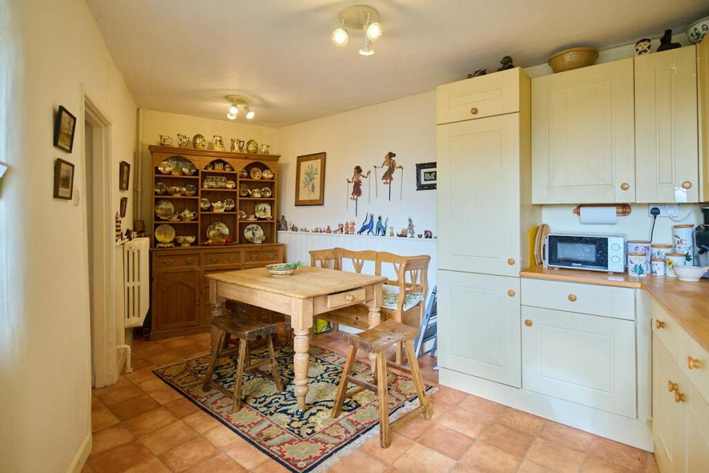 KITCHEN LO RES_ 7.jpg