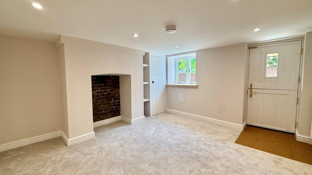 Reception/bedroom