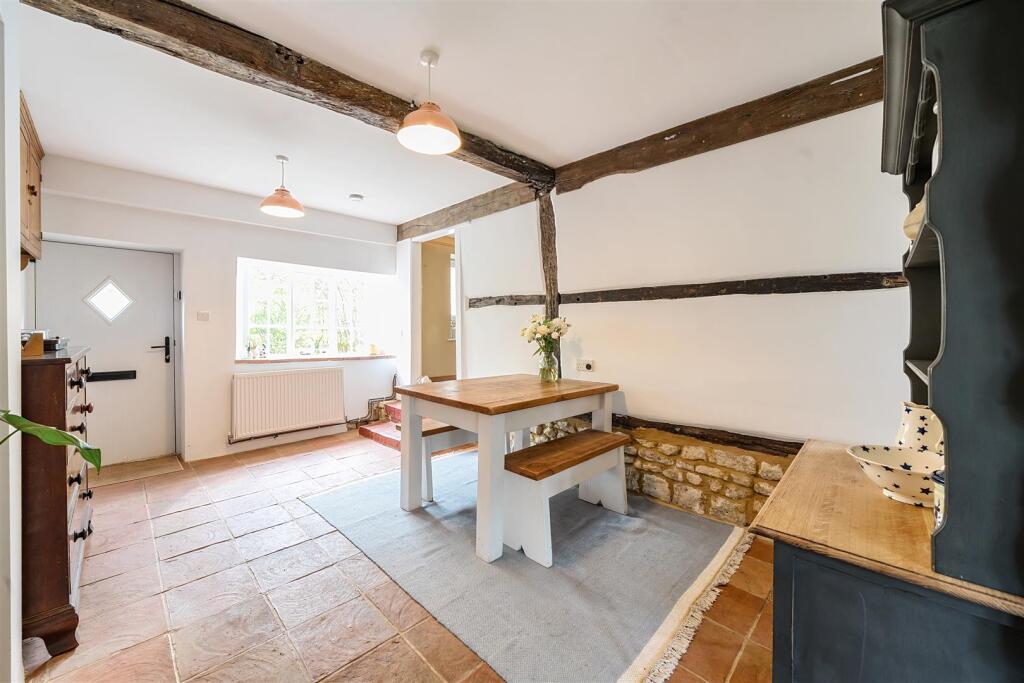 Pear Tree Cottage, 12 Blakesley Hill Greens Norton