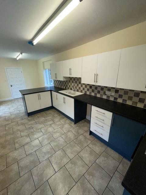 Kitchen/ Dining Room