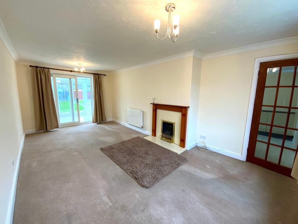 27 Gathorne livin...