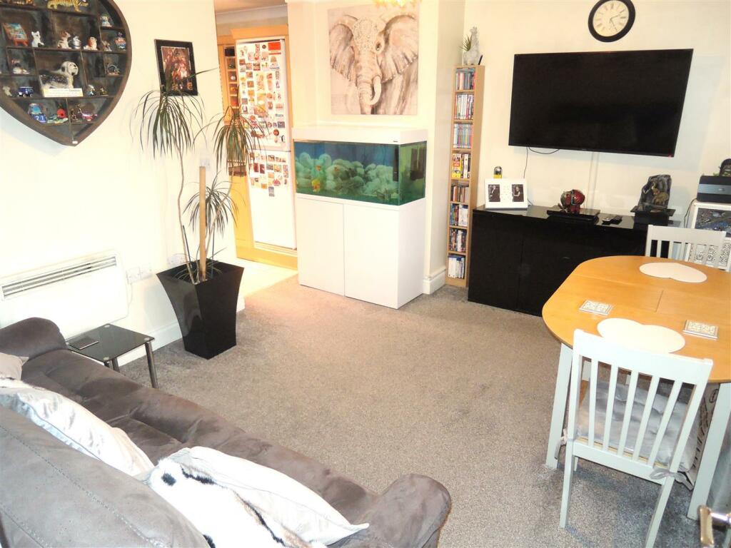 Lounge: