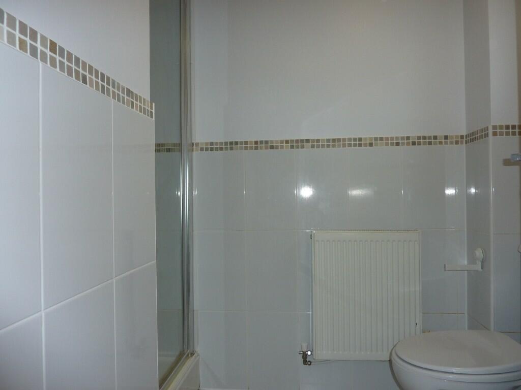 Jack &amp; Jill Ensuite