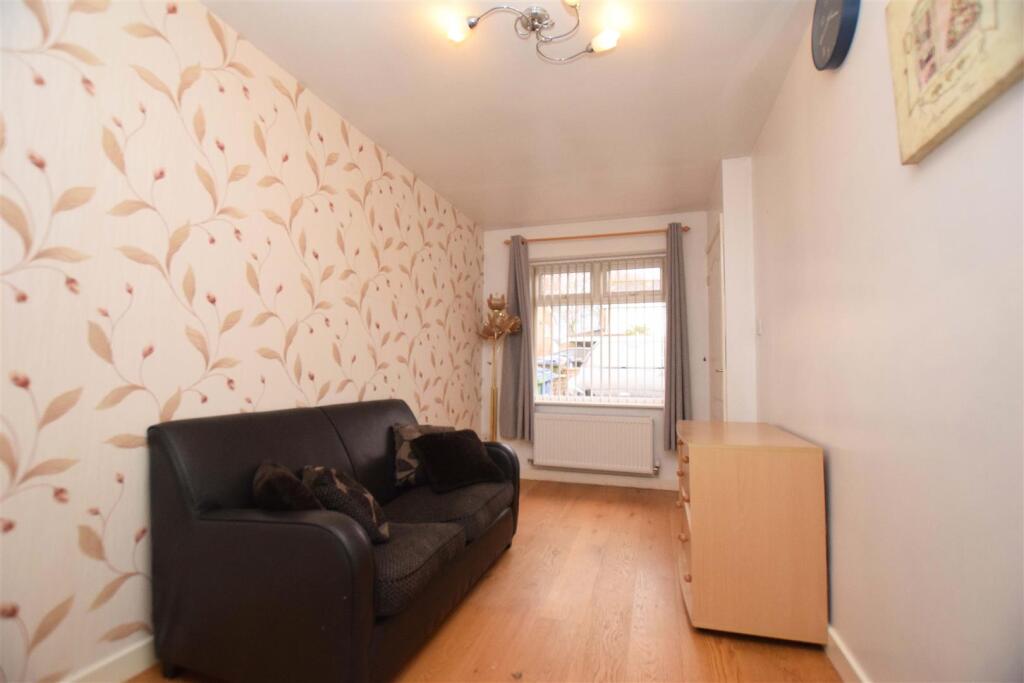 SITTING ROOM