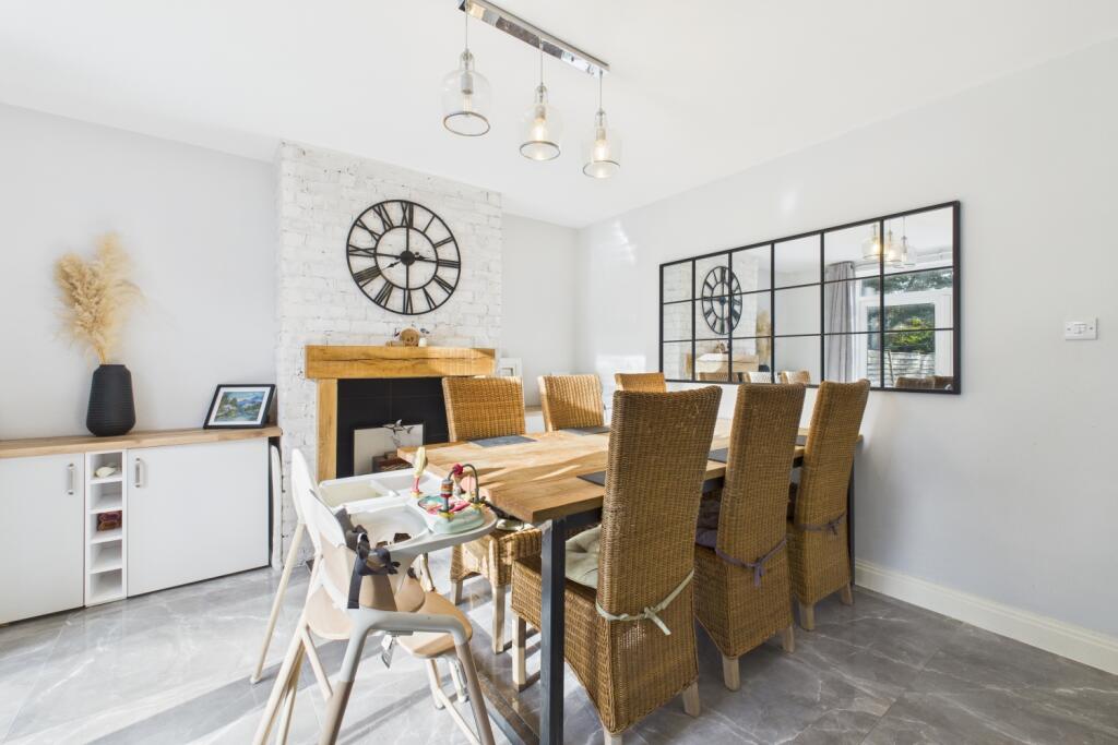 CAM03162G0-PR0357-STILL016