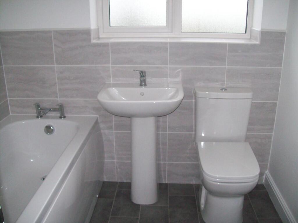 Bathroom Main.JPG
