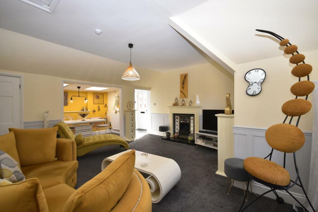 Sitting   Room..JPG