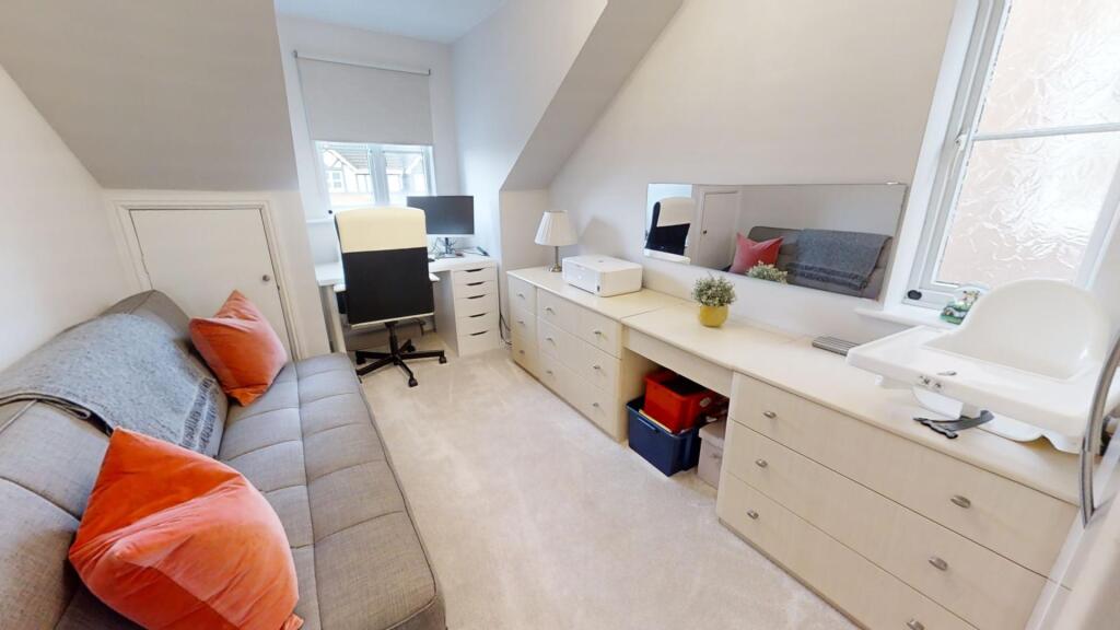 bed 3 / office