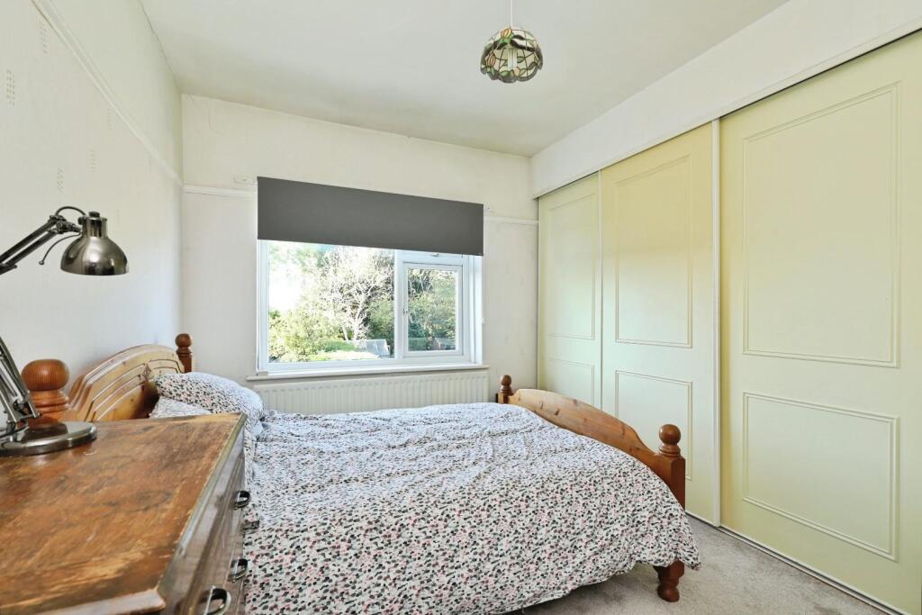 BEDROOM 2