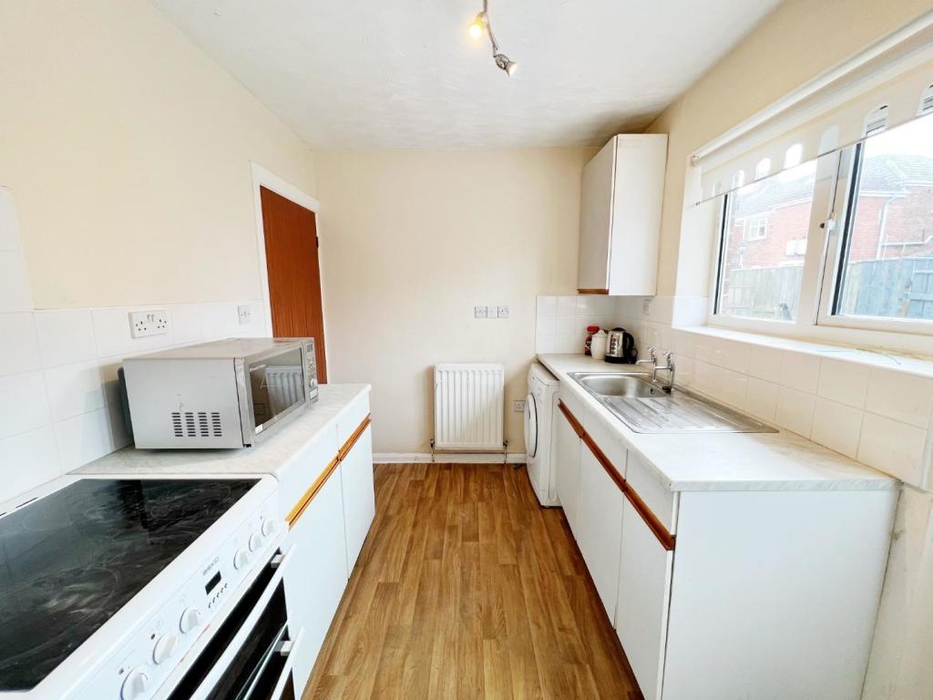 Kitchen 3.jpg