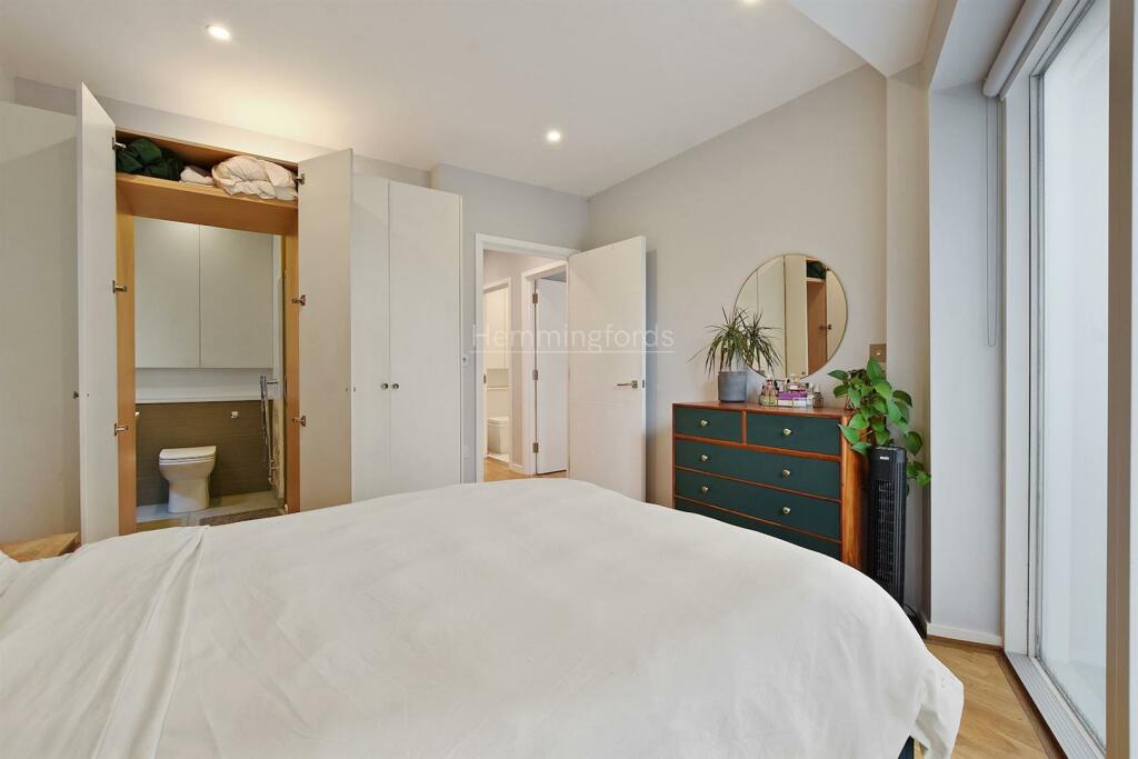 04-39b2GCHMF - Flat 1 103 Copenhagen St - Bedroom 