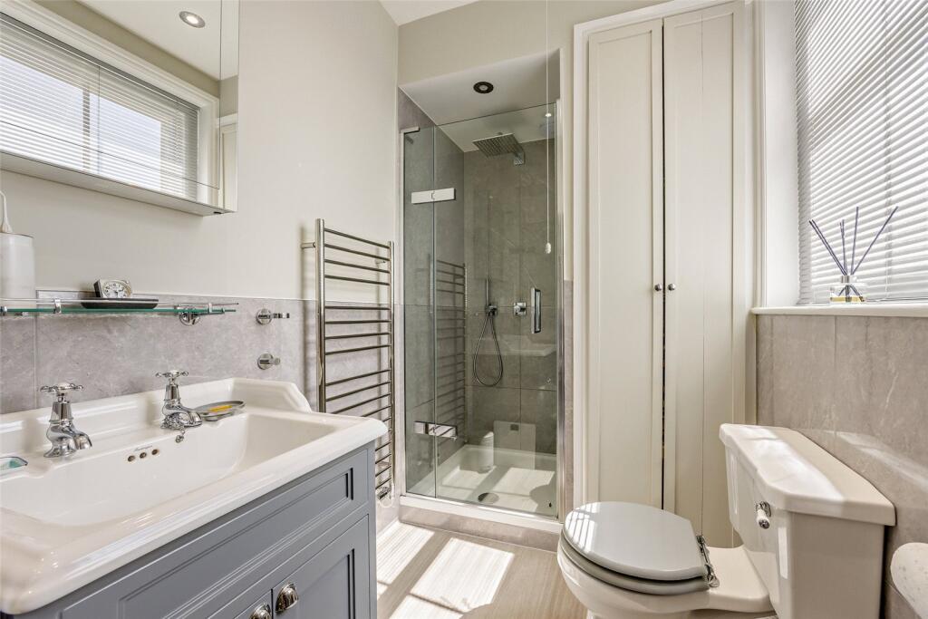 En-Suite Shower