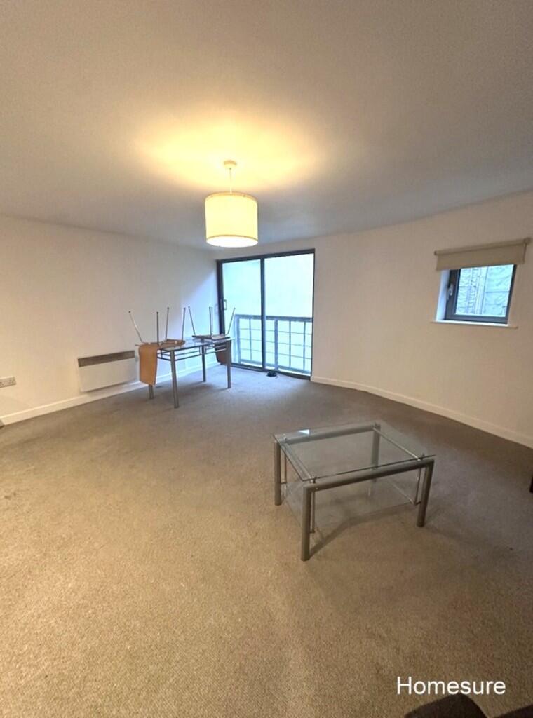 Living/Dining Are...