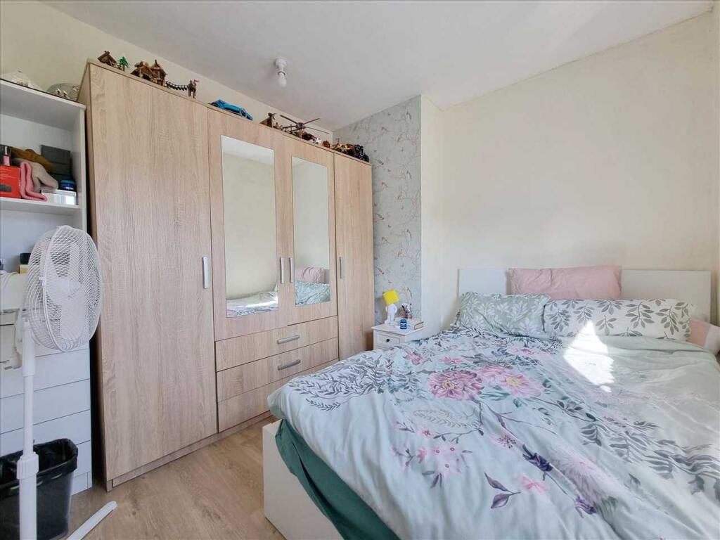 Bedroom 1: