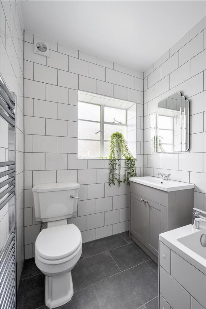 The Shrubbery, Grosvenor Road E11