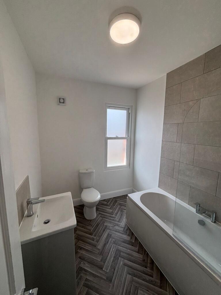 Main bathroom.