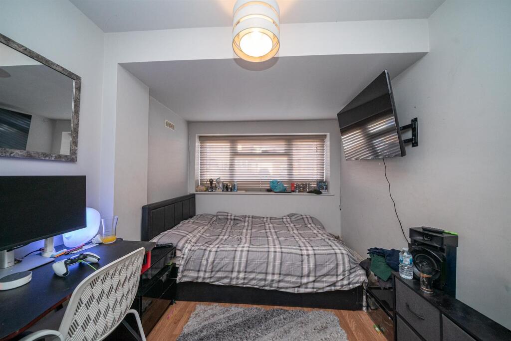 22-Richardson-Close-02601.jpg