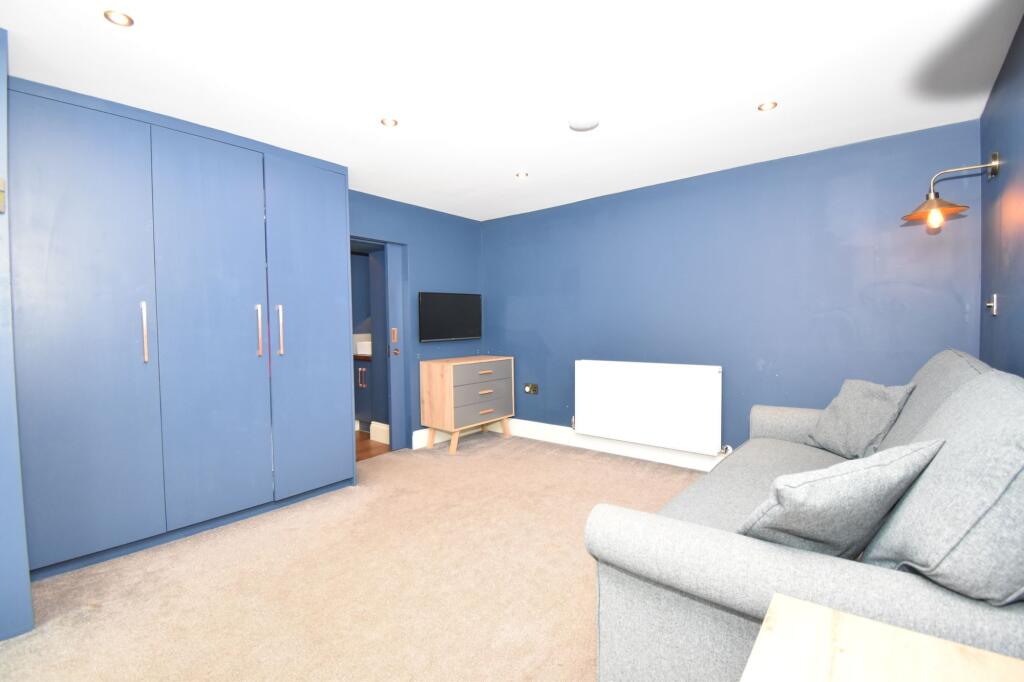 Bedroom 4/ Second Lounge