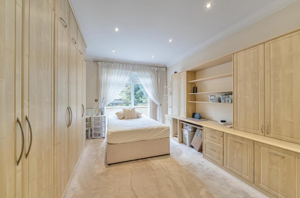 Davidson Frost-Wellings, DFW, Uxbridge Road, Bedro