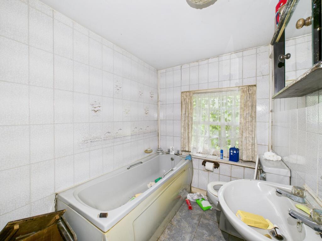 CAM02167G0-PR0348-STILL006 T202510091312.jpg