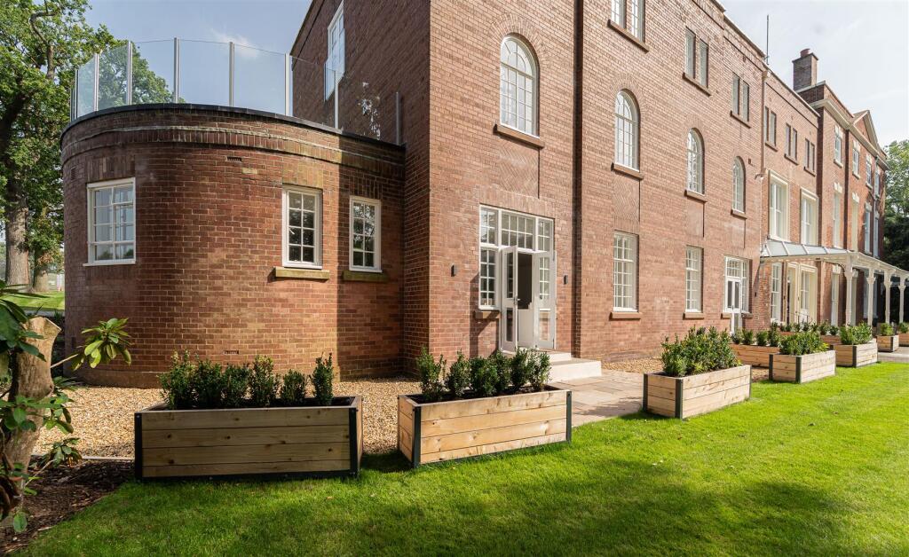 Front Elevation 4.jpg