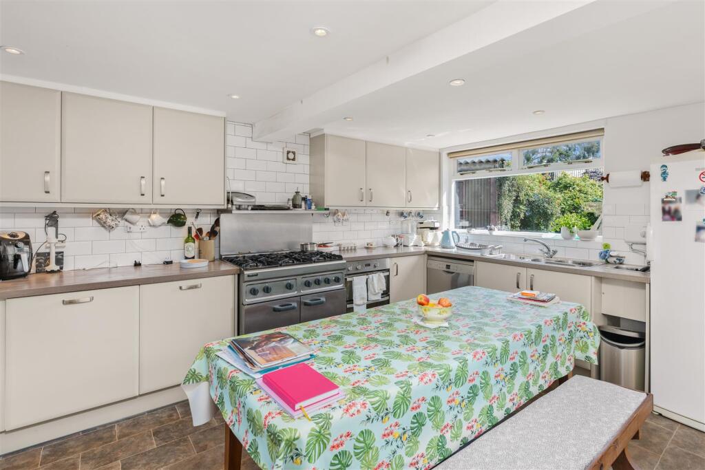 6 Whittall Street, Kings Sutton-12.jpg