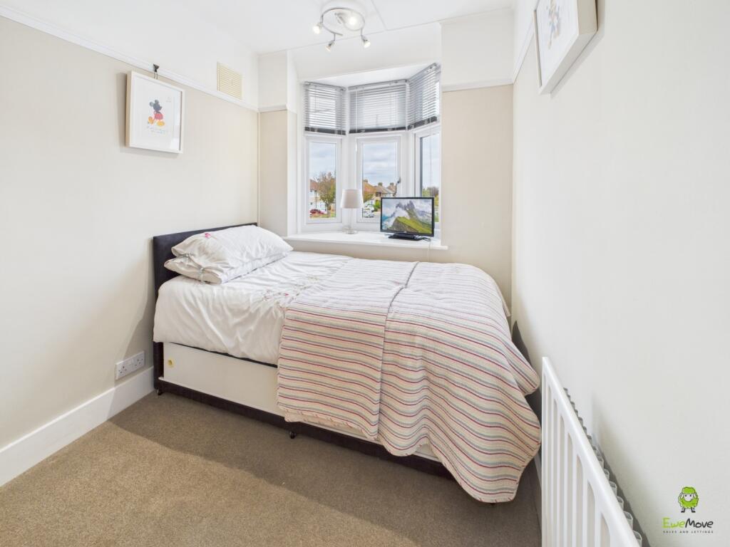 Presented by Clinton at EweMove Bexleyheath and Da