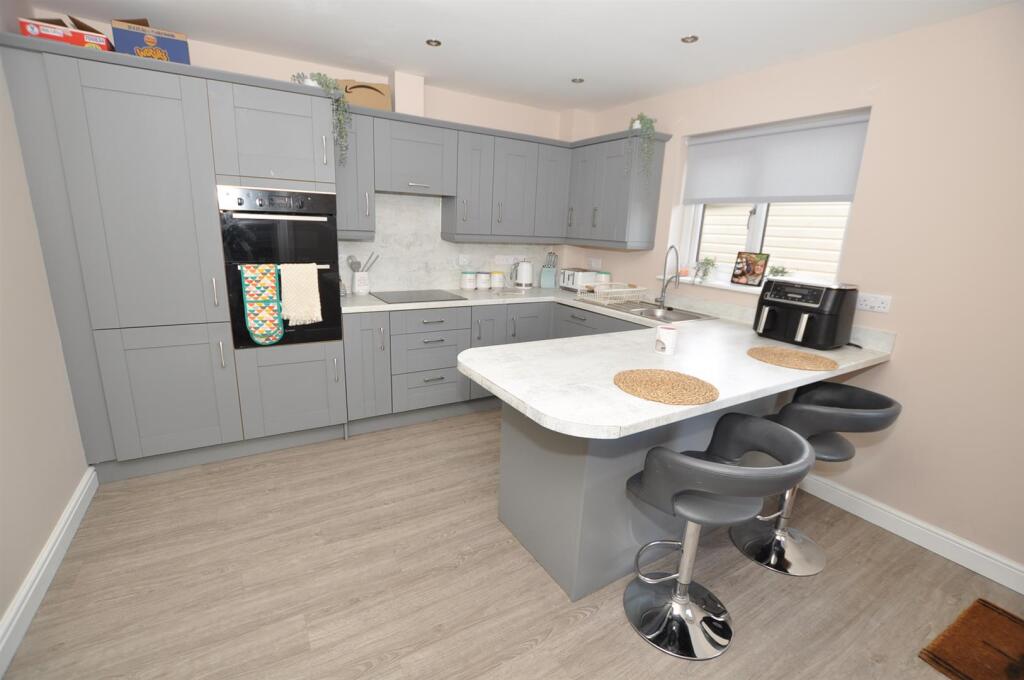 Kitchen / Breakfast room