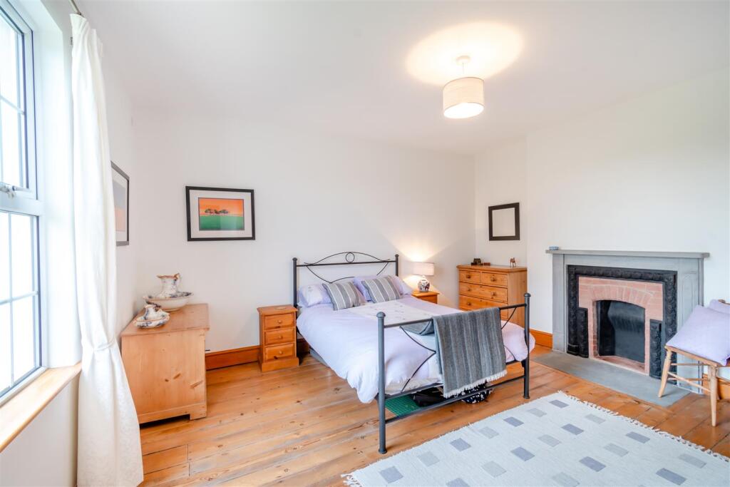 8548843-interior16.jpg