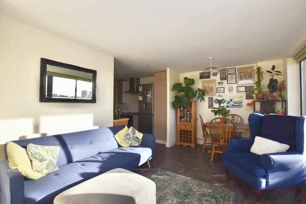 Apartment Living Rm