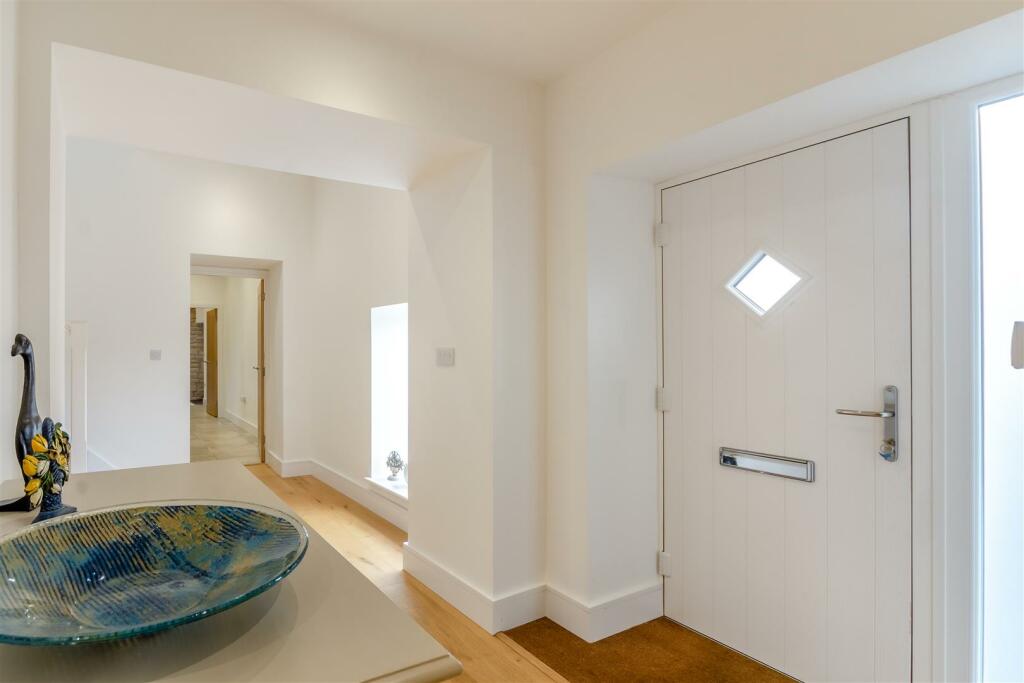 8583926-interior15.jpg