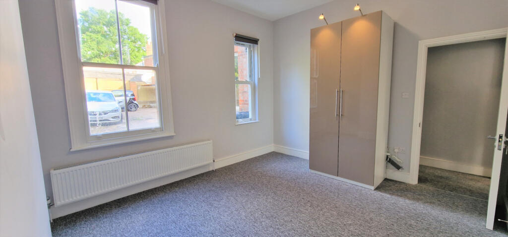 REAR BEDROOM
