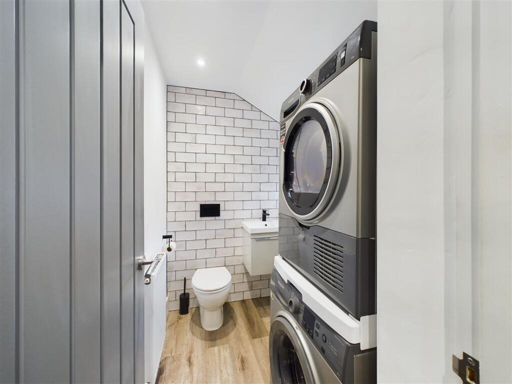 UTILITY ROOM/ WC