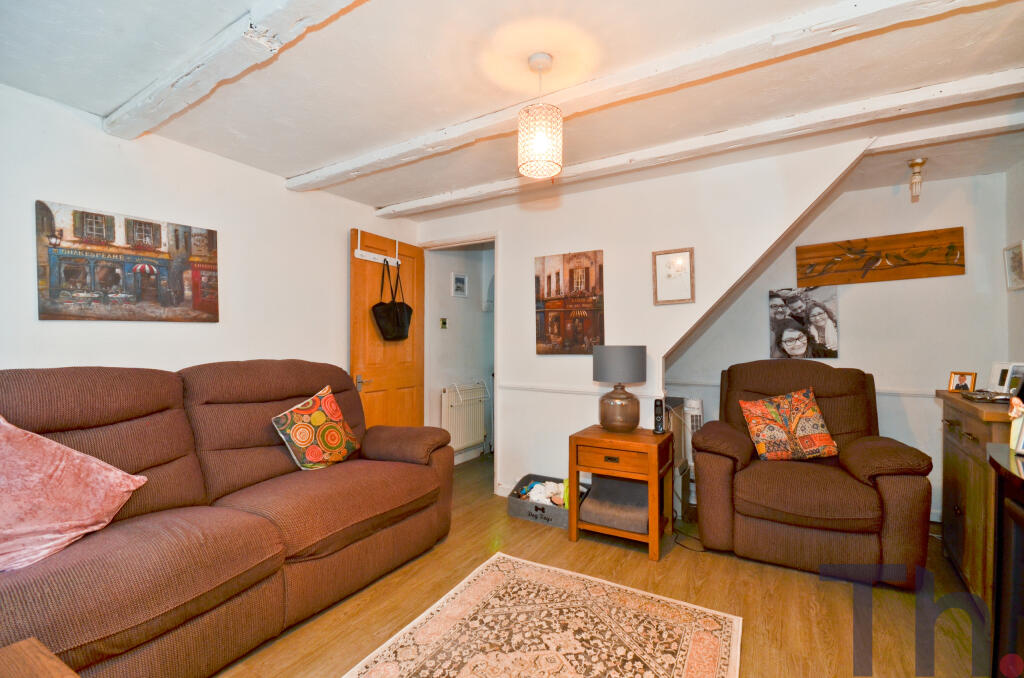 Lounge 2.JPG