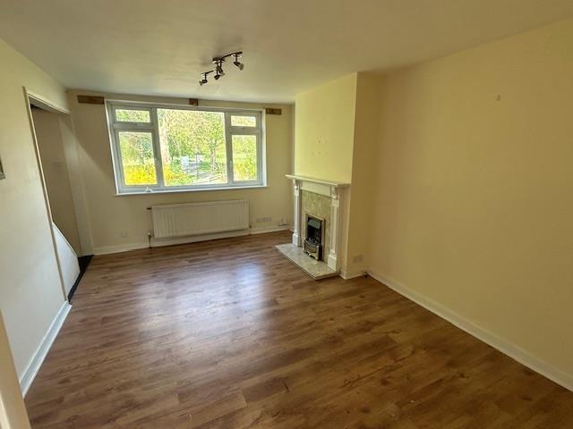 49 Cargreen Rd Lounge.jpg