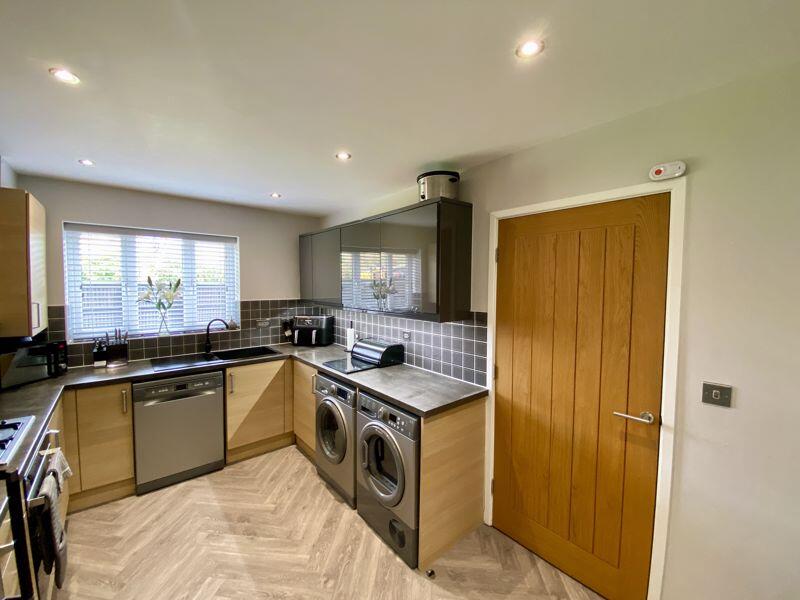 Modern Dining Kitchen