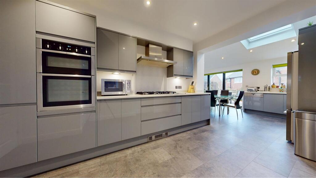 Eagle Crescent Kitchen