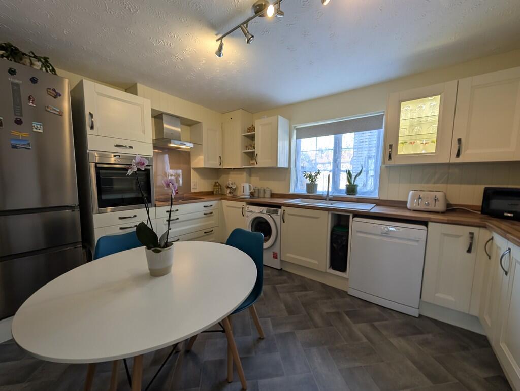 PXL_20250501_0934...