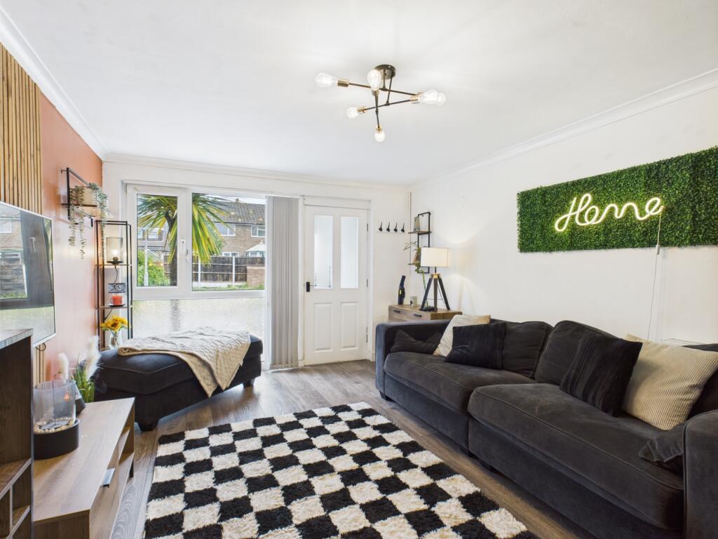 CAM03729G0-PR0055-STILL004