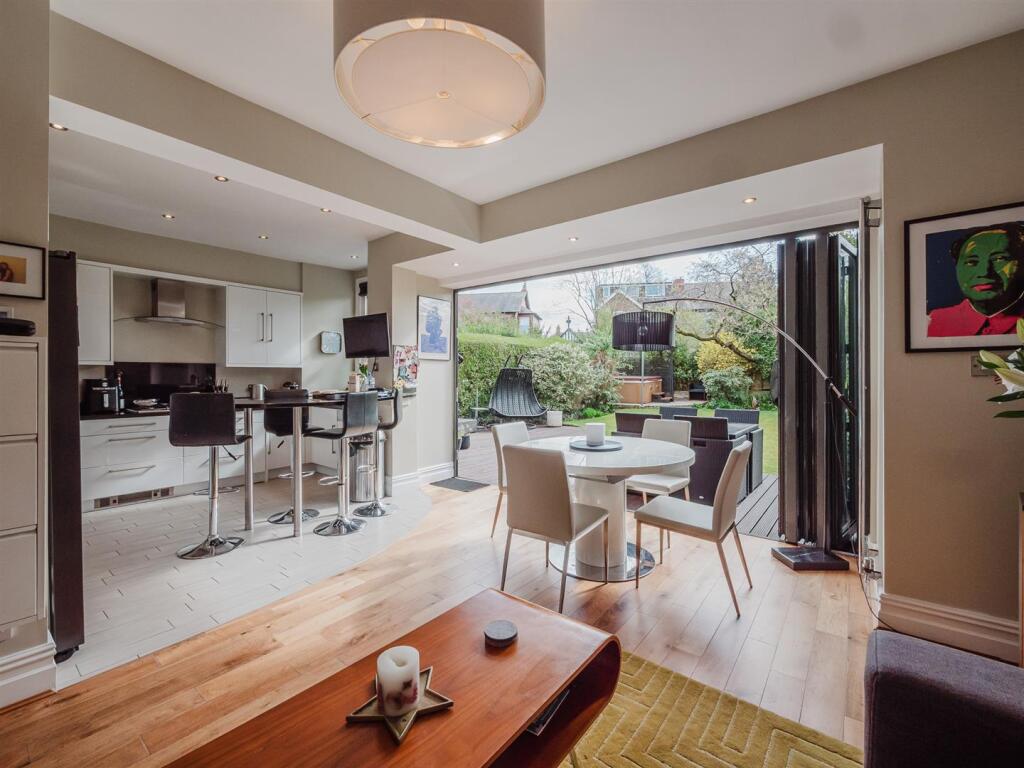 Live In Dining Kitchen