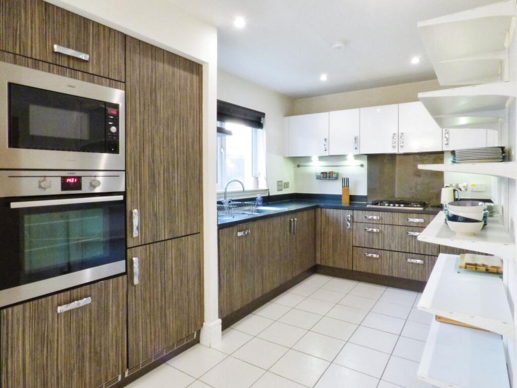 Kitchen/Dining