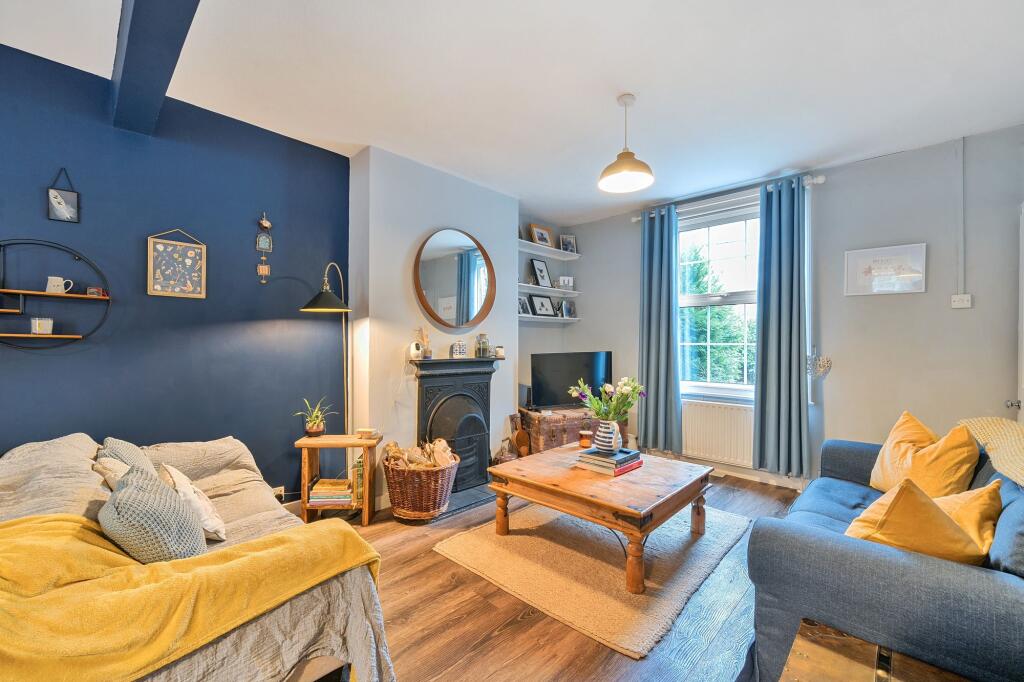 Sitting Room / Dining Room