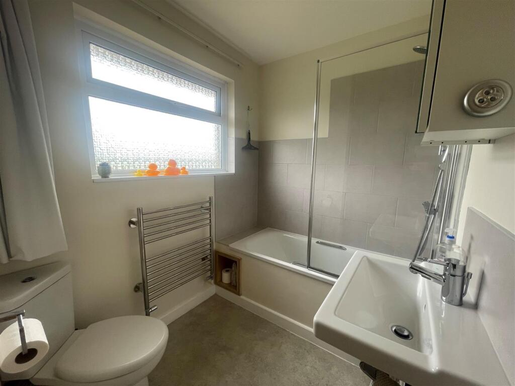 NEW BATHROOM.jpg
