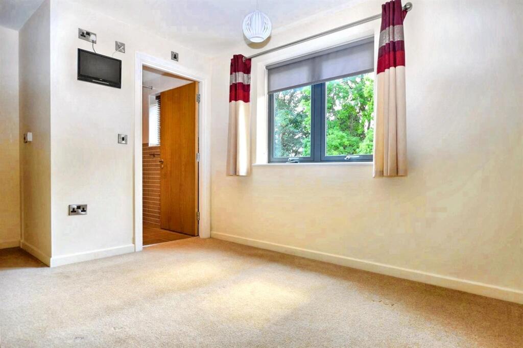Master Bedroom With En-Suite.jpeg