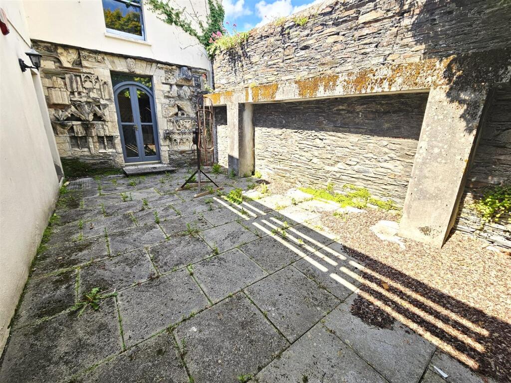 Walled Courtyard.jpg