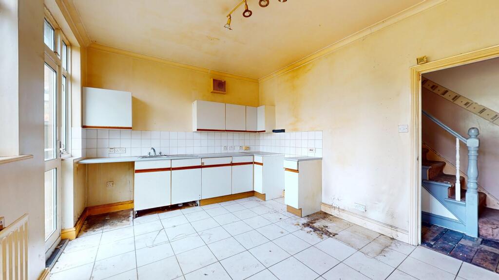 19 Wellesley Road, Slough, Berkshire, SL1 1UR